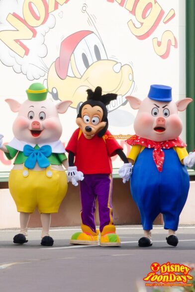 TDL ニューイヤーズグリーティング 2014 ファイファーピッグ マックス フィドラーピッグ