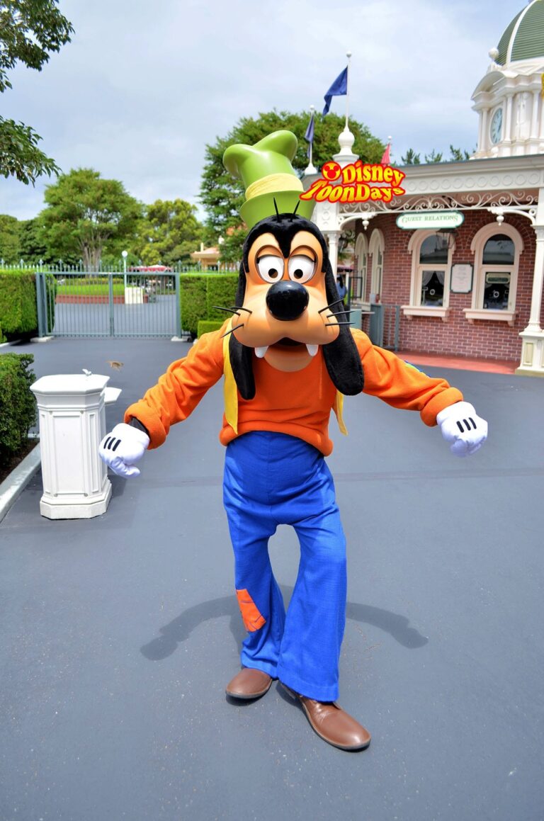 TDL エントランスグリーティング　グーフィー