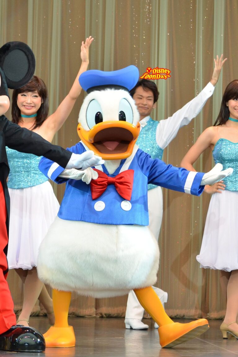ショーベースのパークファンパーティーのドナルドダック