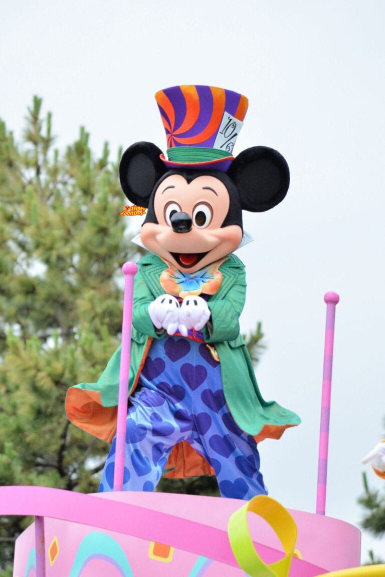 『ディズニー・イースターワンダーランド』のミッキーマウス(マッドハッターコス)