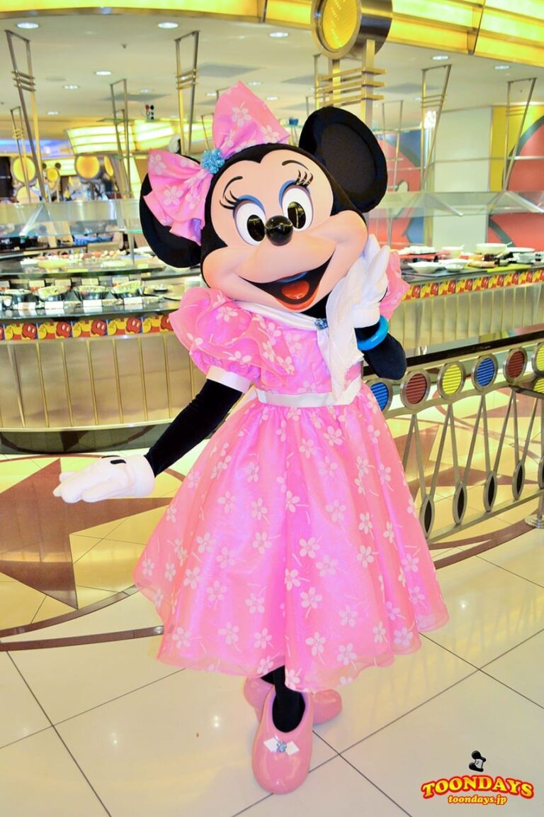 TDR ディズニーアンバサダーホテル シェフ・ミッキー グリーティング 旧衣装 ミニーマウス