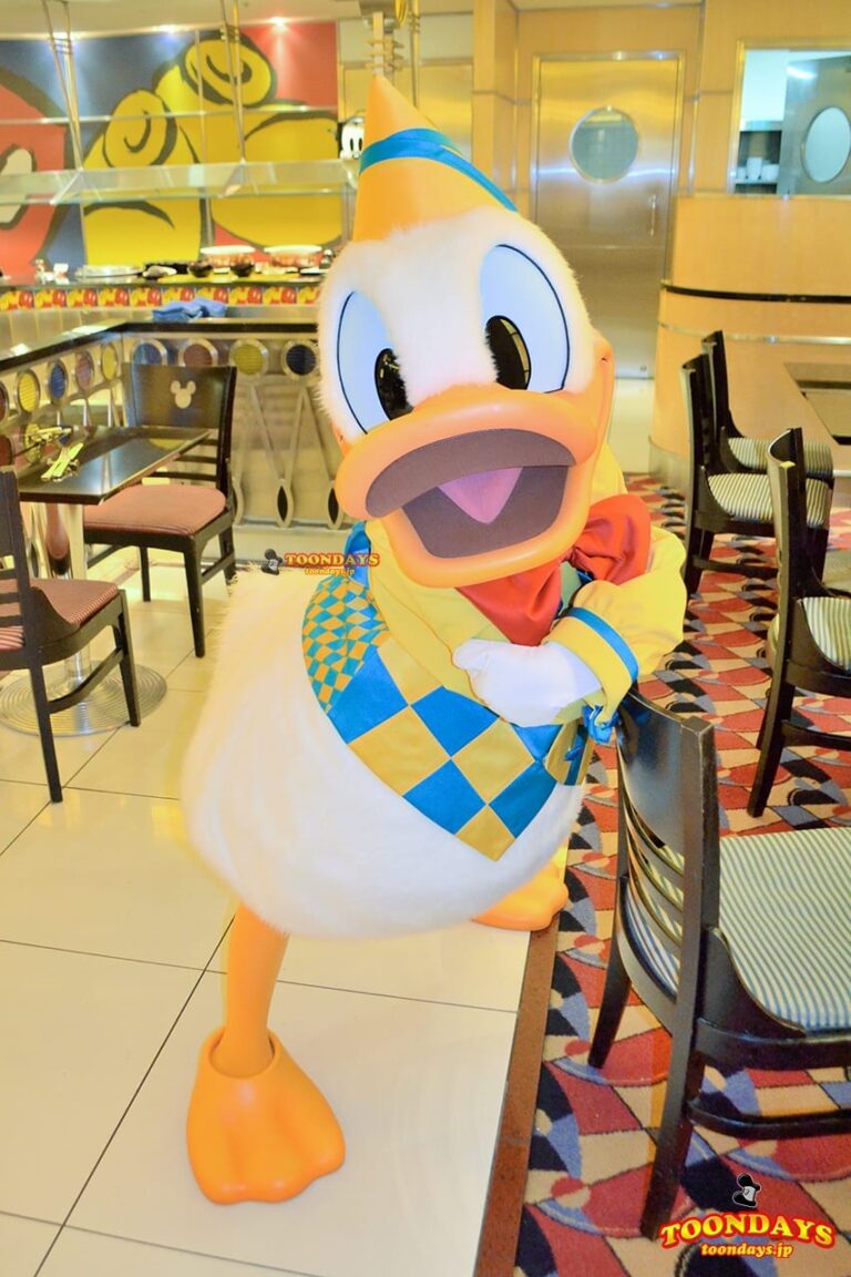 TDR ディズニーアンバサダーホテル シェフ・ミッキー グリーティング 旧 ドナルドダック