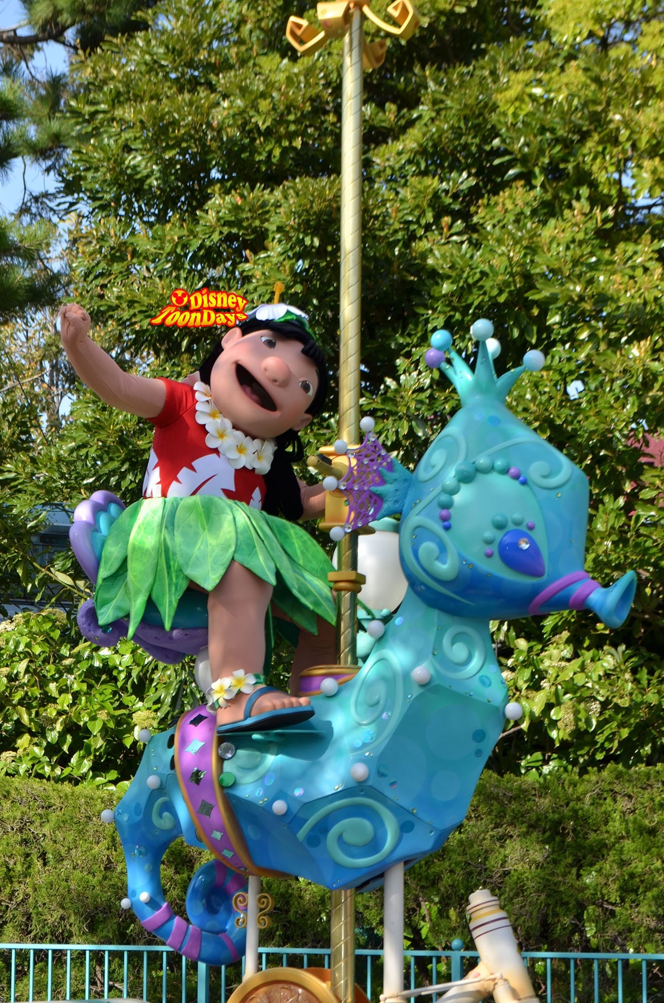 TDL　ハピネスイズヒア　リロ