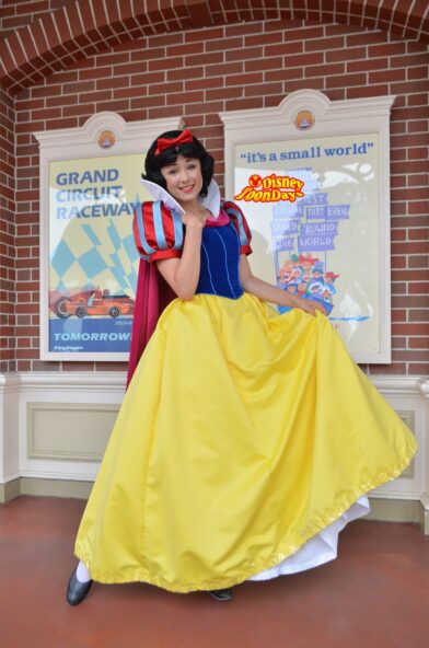TDL エントランス グリーティング 白雪姫