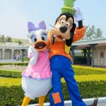 TDL エントランス グリーティング グーフィー デイジーダック