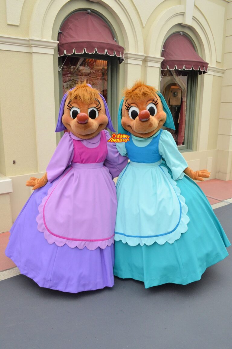 スージーとパーラーのエントランスのフリーグリーティング