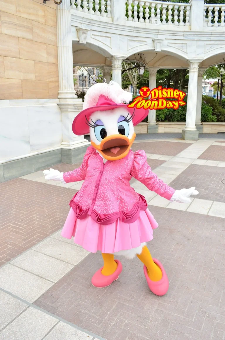 アメフロであえるお嬢様！デイジーダックがアメリカンウォーターフロントでグリーティング