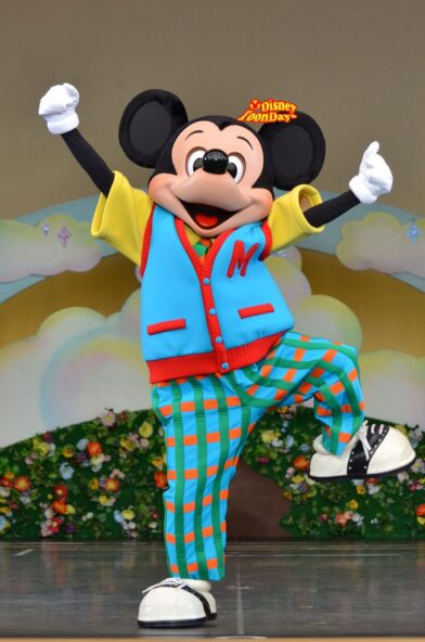 TDL『ショーべース』パークファンパーティーで会えるミッキーマウス