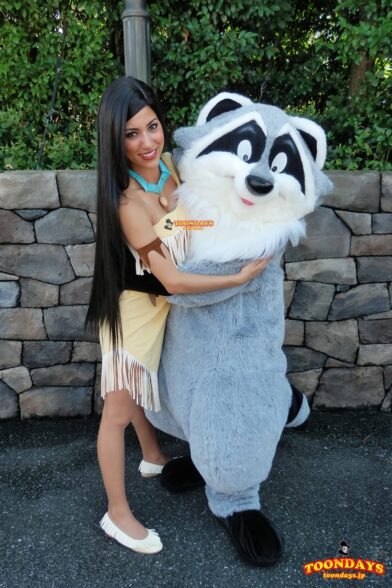 メディテレーニアンハーバーでグリーティングをしていたポカホンタスとミーコ