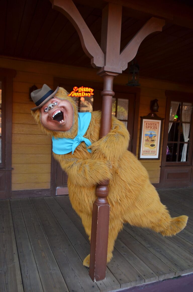 ウエスタンランドでグリーティングをしているウェンデル