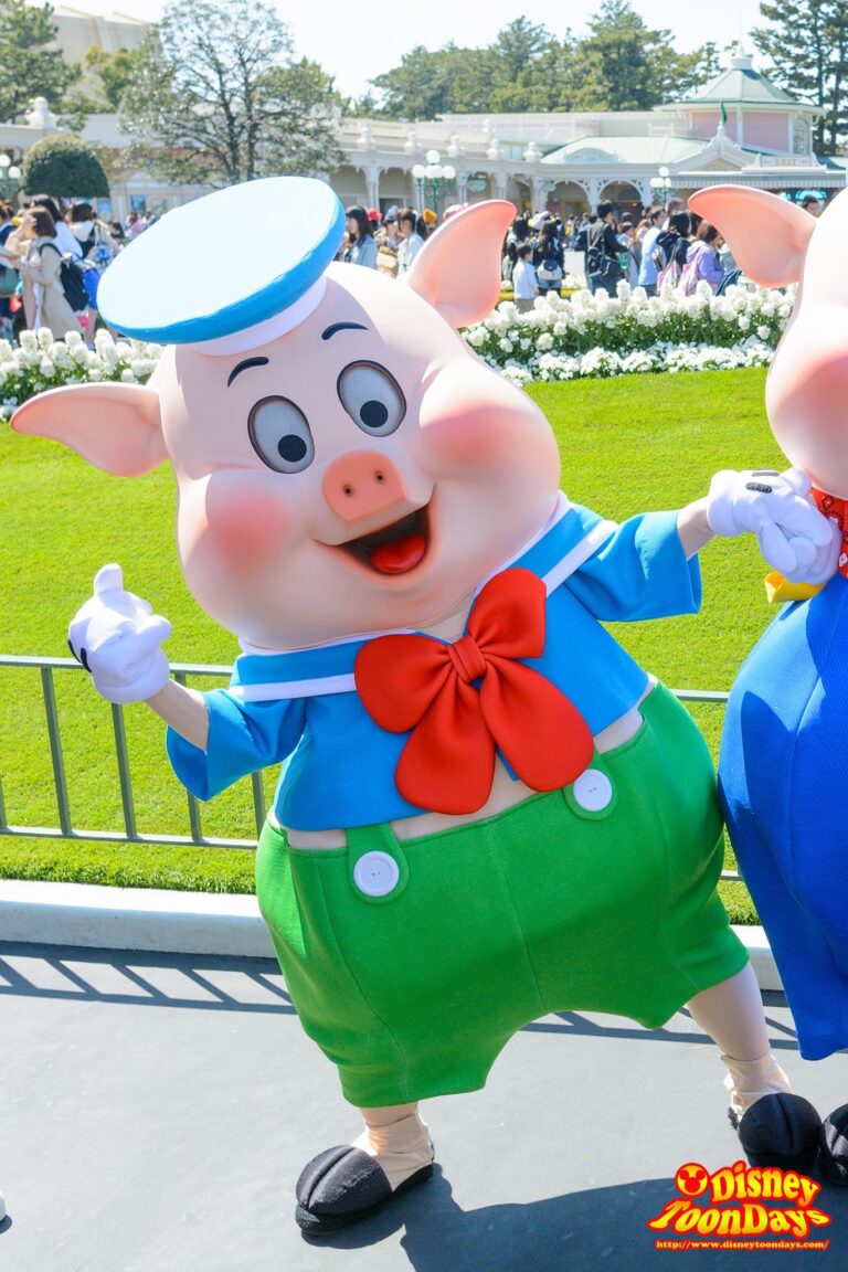 TDL エントランス グリーティング　フィドラーピッグ