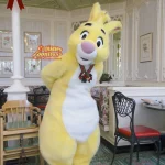 TDL アドベンチャーランド　クリスタルパレスレストラン　キャラクターブレックファスト　グリーティング　イエローラビット