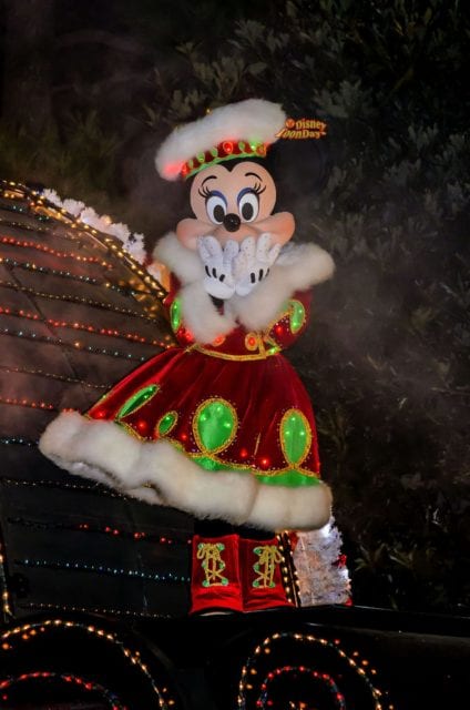 クリスマスの東京ディズニーランド・エレクトリカルパレード・ドリームライツのミニーマウス