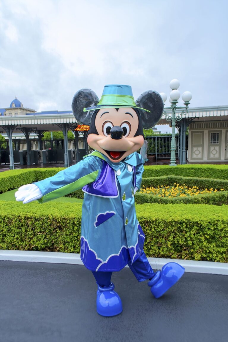 TDL エントランス　グリーティング　ミッキーマウス
