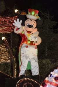 エレクトリカルパレードに登場するミッキーマウス（クリスマスver）