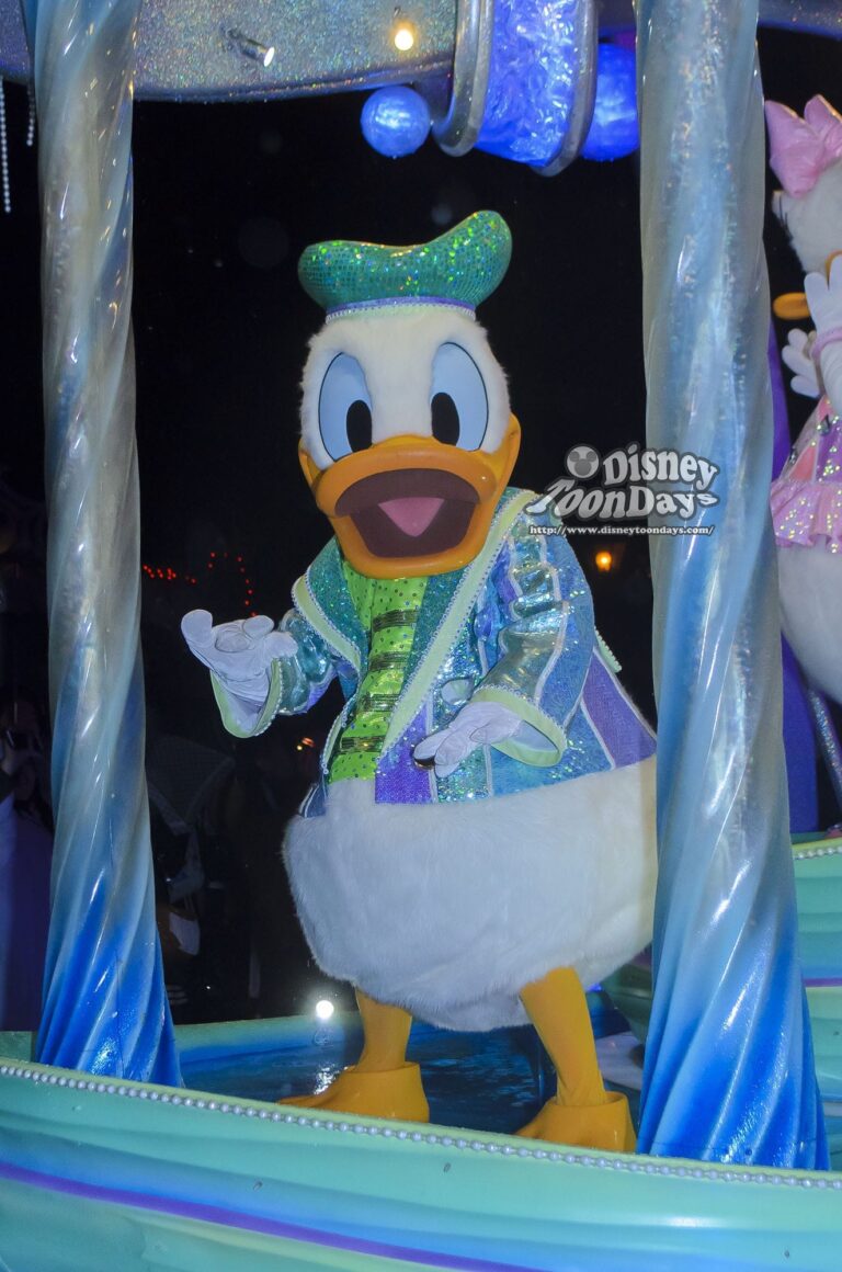 ナイトフォール・グロウのドナルドダック