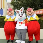 TDL ファンタジーランド　グリーティング　ホワイトラビット　トゥイードルディー　トゥイードルダム