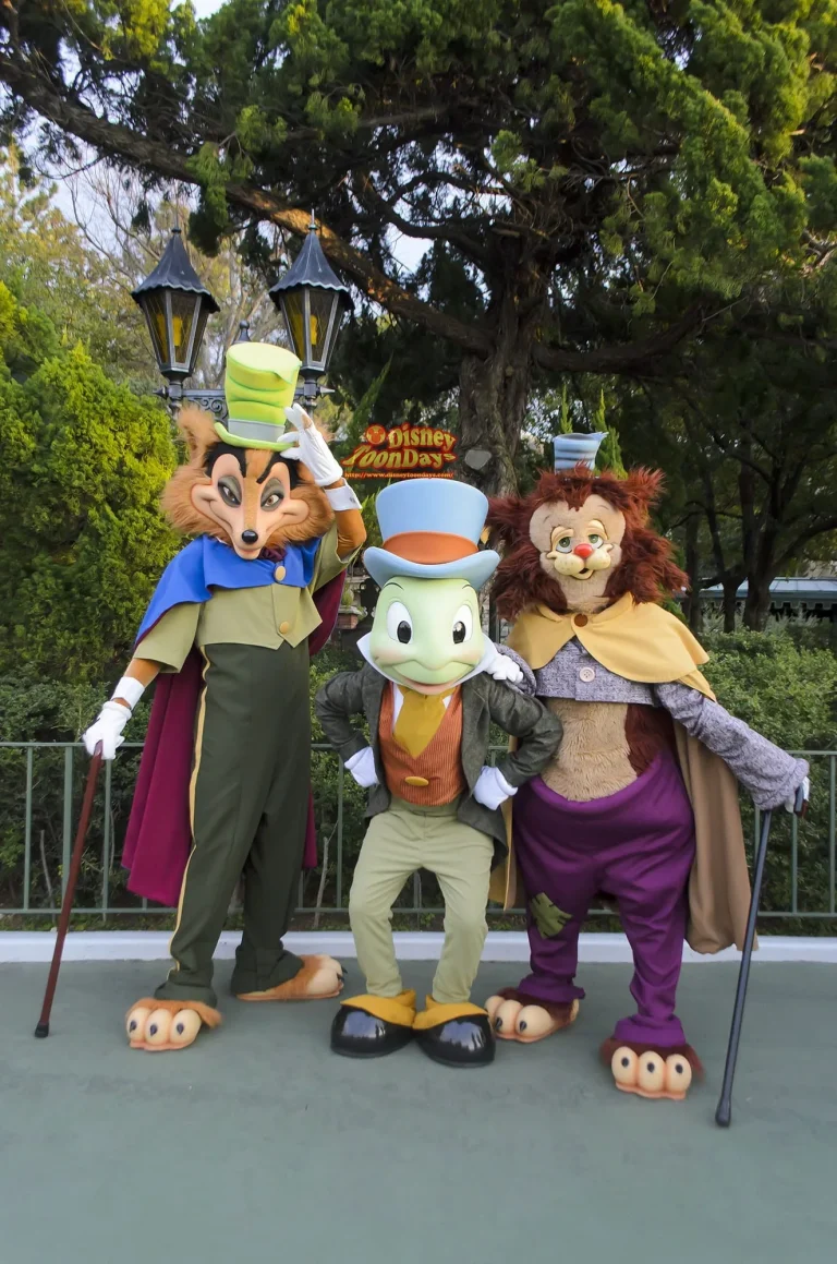 ファンタジーランドで会えるジミニークリケット、ファウルフェロー、ギデオン