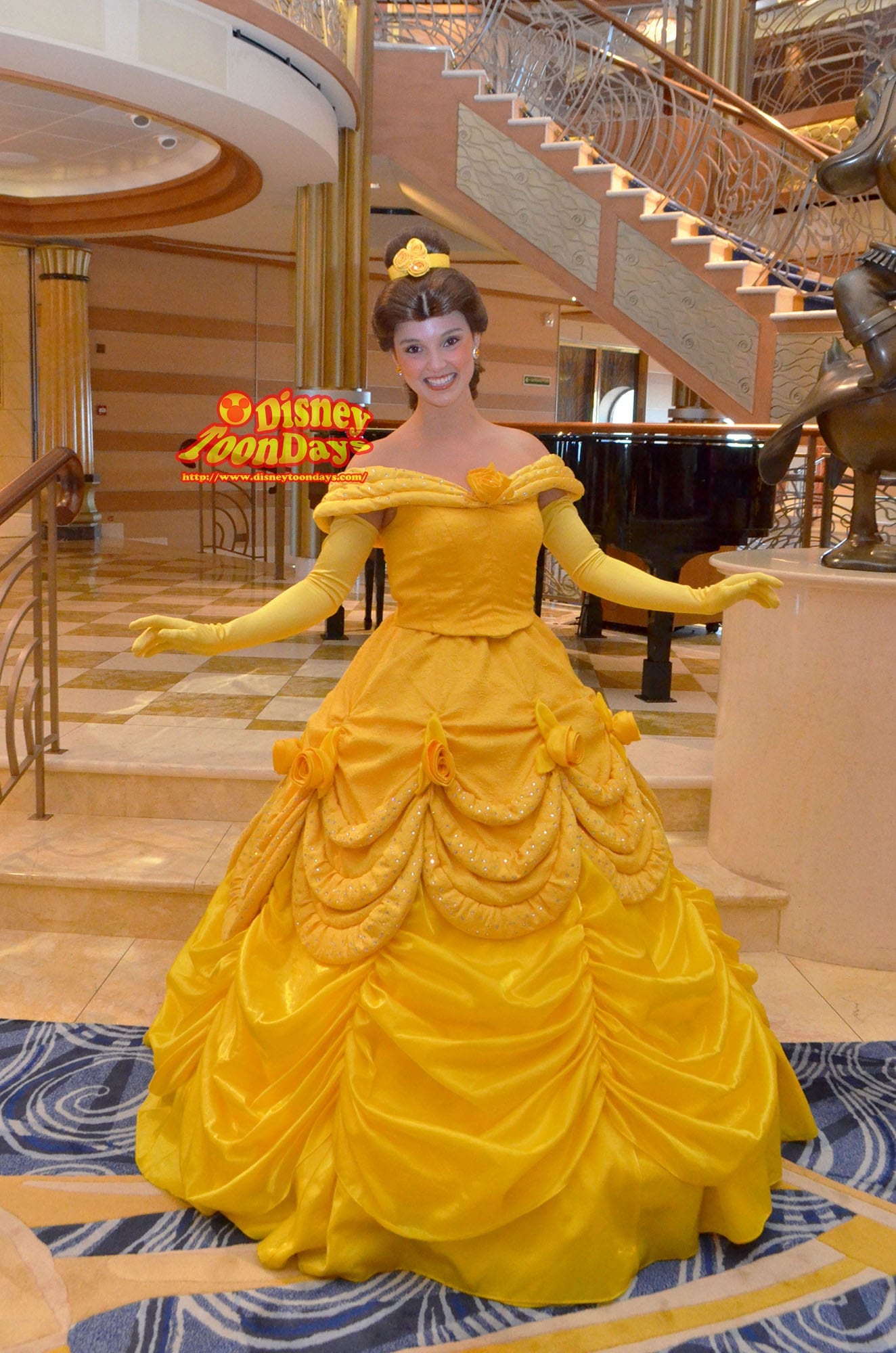 Disney ディズニー プリンセス ハニカムカード ベル 127989 美女と野獣 多目的・多用途・バースデー・ウエディング 立体ドレス グリーティングカード APJ