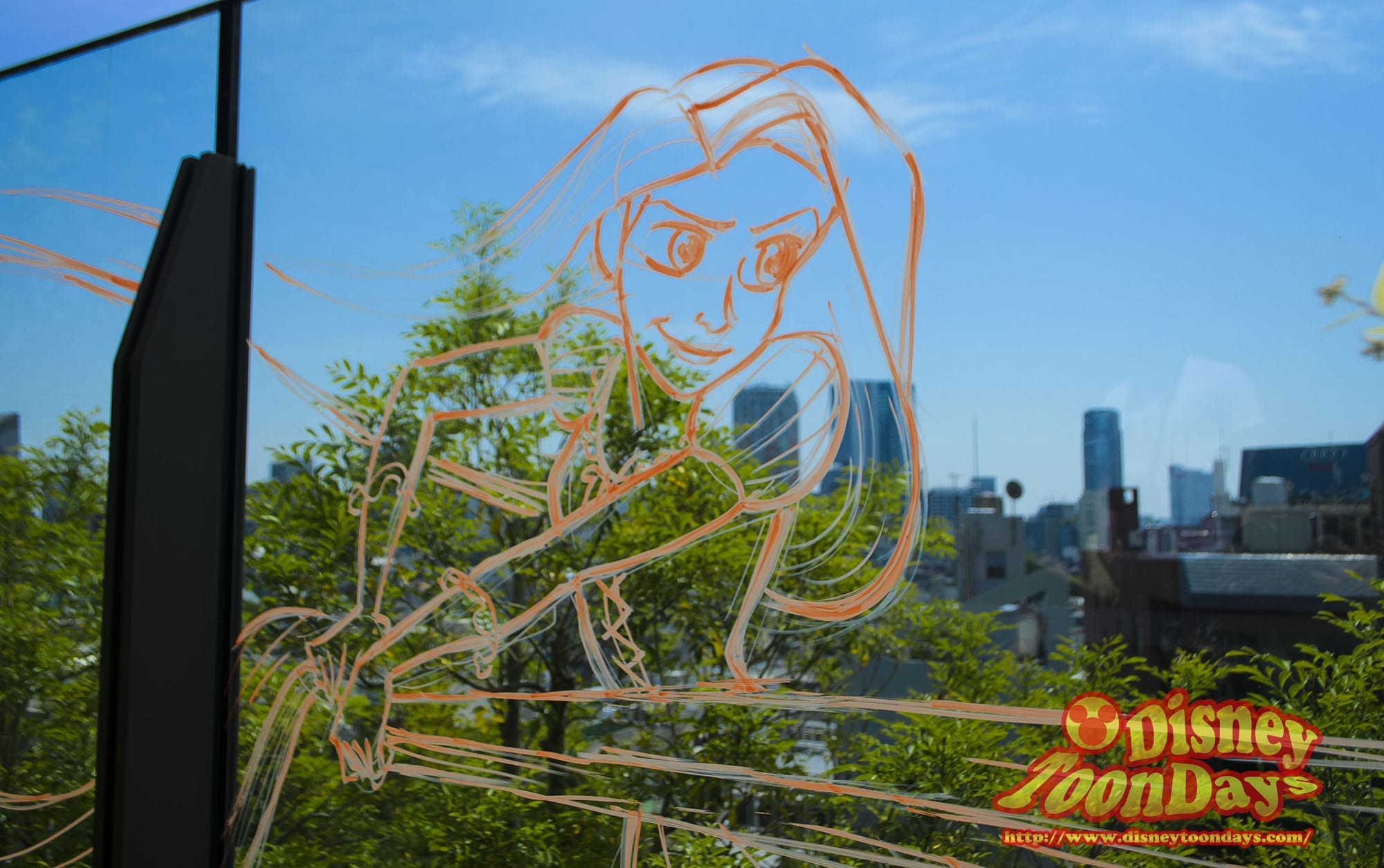 東急プラザ　表参道原宿　ディズニープリンセステイル