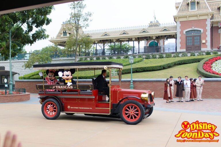 HKDL　ミッキーマウスとミニーマウスが登場