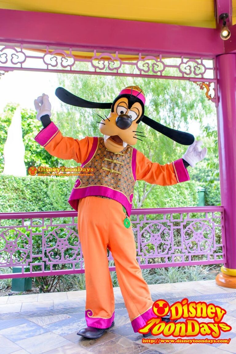 HKDL ファンタジーガーデン　グリーティング　グーフィー