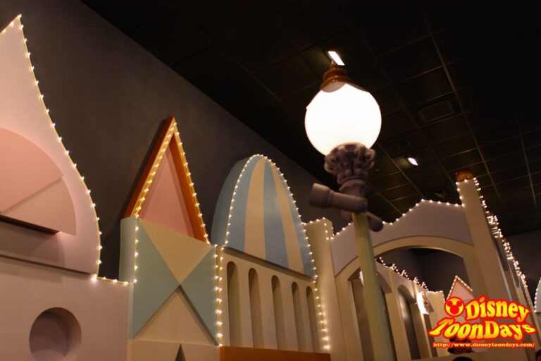 HKDL イッツアスモールワールド