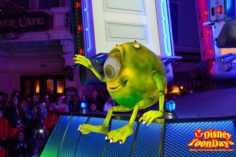 HKDL　ペイント・ザ・ナイト　マイク