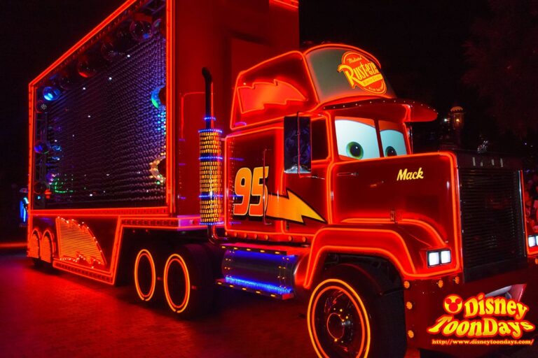 HKDL　ペイント・ザ・ナイト　マック