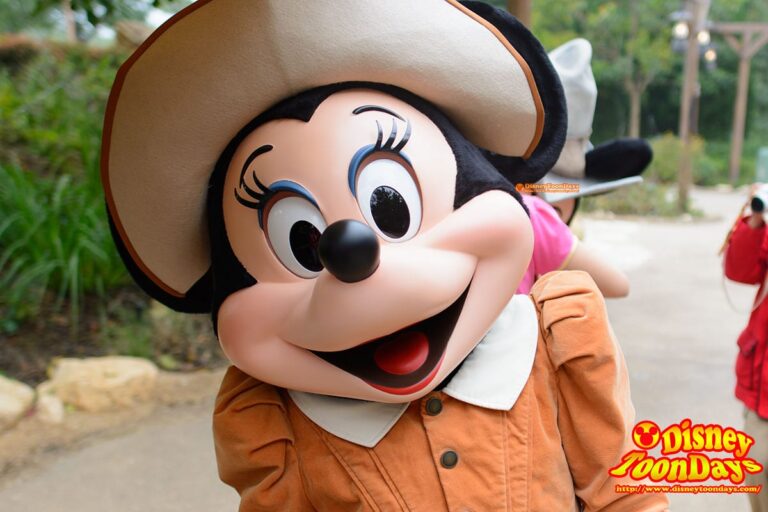 HKDL　グリズリーガルチ　グリーティング　ミニーマウス