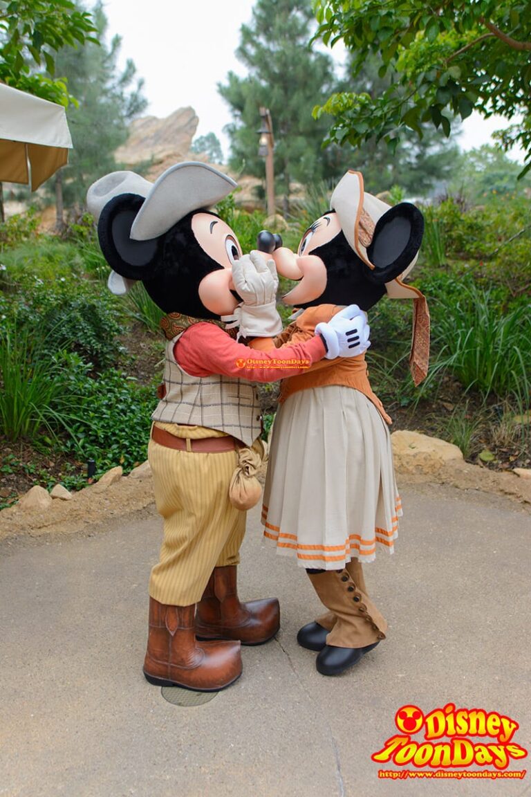HKDL　グリズリーガルチ　グリーティング　ミッキーマウス　ミニーマウス