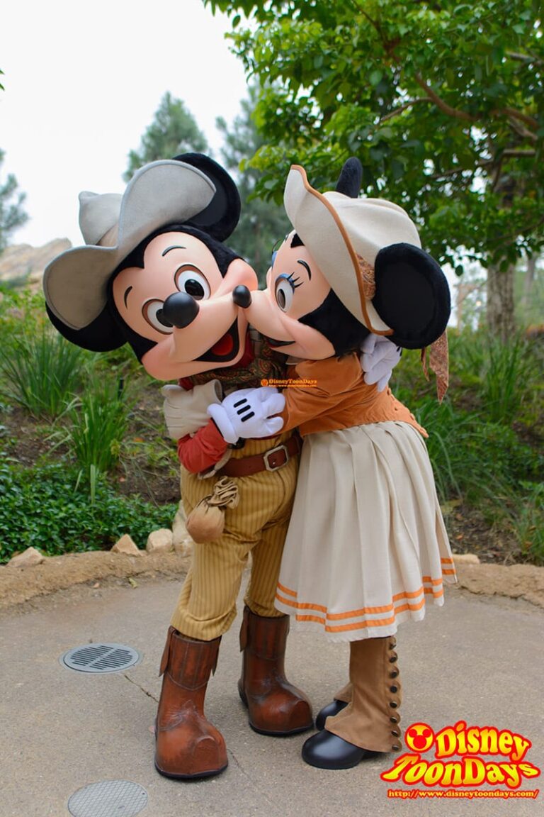 HKDL　グリズリーガルチ　グリーティング　ミッキーマウス　ミニーマウス