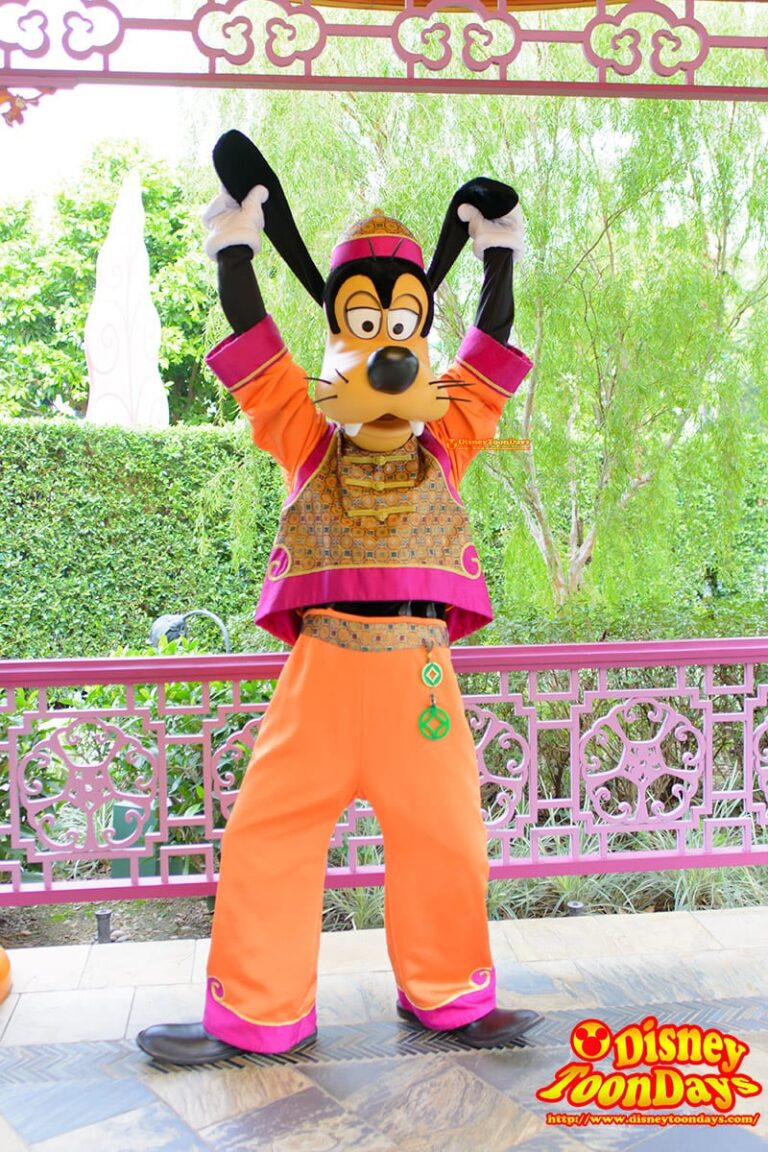 HKDL ファンタジーランド　ファンタジーガーデン　グリーティング　グーフィー