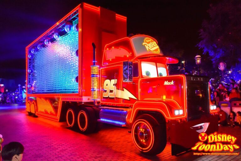 HKDL　ペイント・ザ・ナイト　カーズ　マック