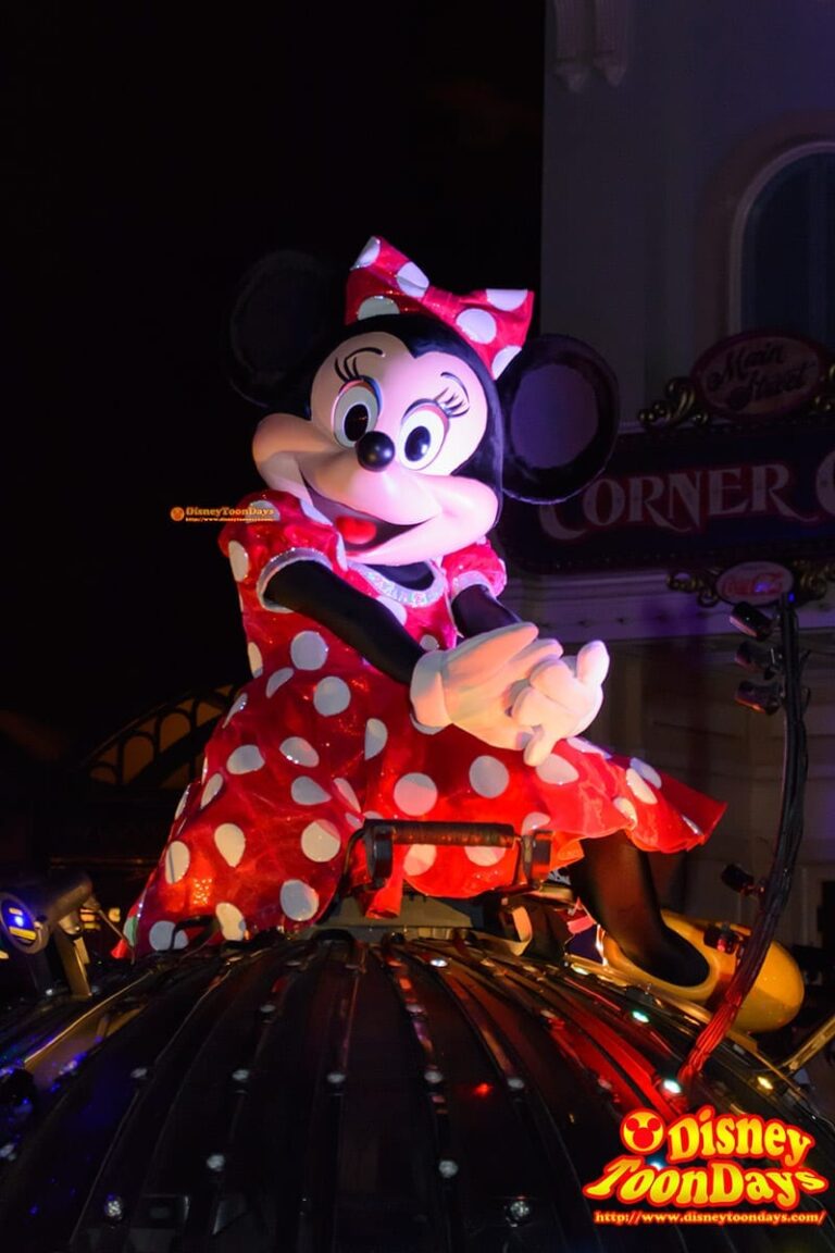 HKDL　ペイント・ザ・ナイト　ミニーマウス