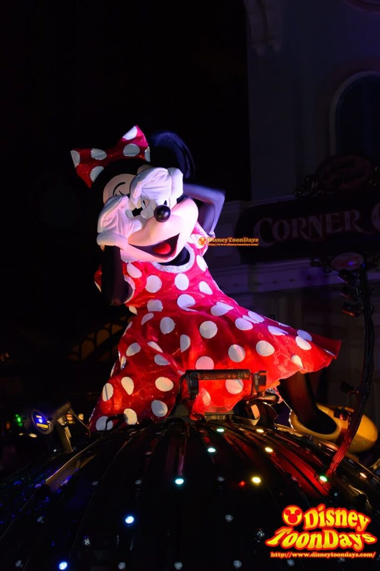 HKDL　ペイント・ザ・ナイト　ミニーマウス