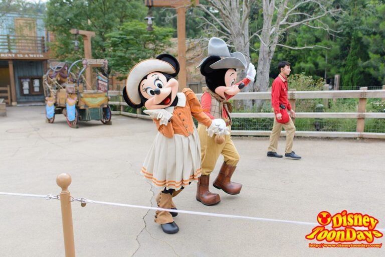 HKDL グリズリーガルチ　ミッキーマウス　ミニーマウス