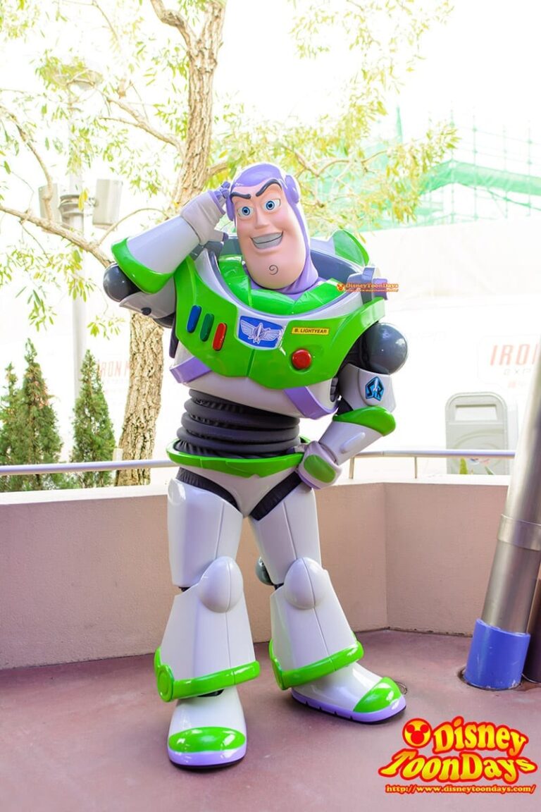 HKDL ファンタジーランド　トゥモローランド　グリーティング　バズ・ライトイヤー