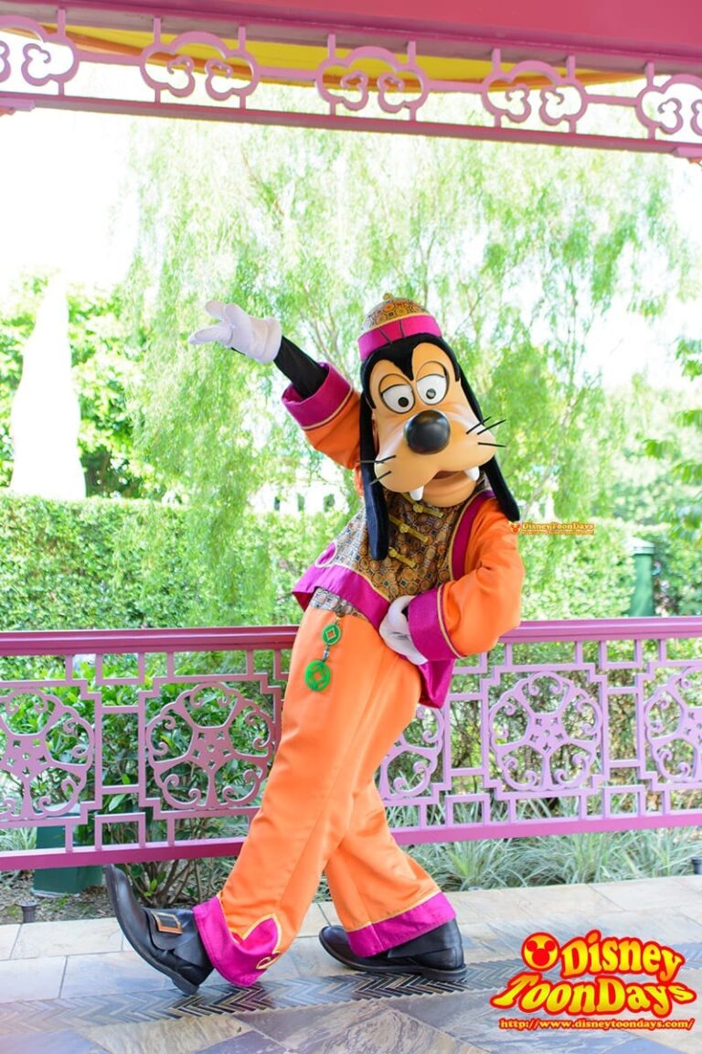 HKDL ファンタジーランド　ファンタジーガーデン　グリーティング　グーフィー