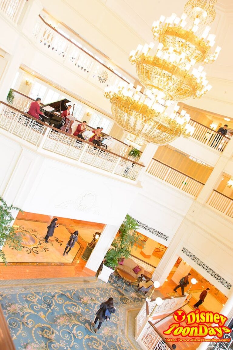 HKDL　香港ディズニーランドホテル　ロビー