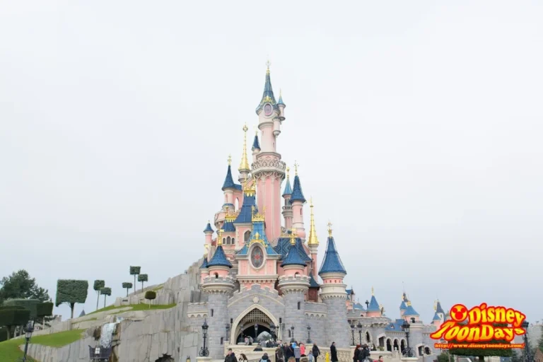 ディズニーランドパリのパーク内へ入園！美しい景色に驚愕／世界一周レポート41