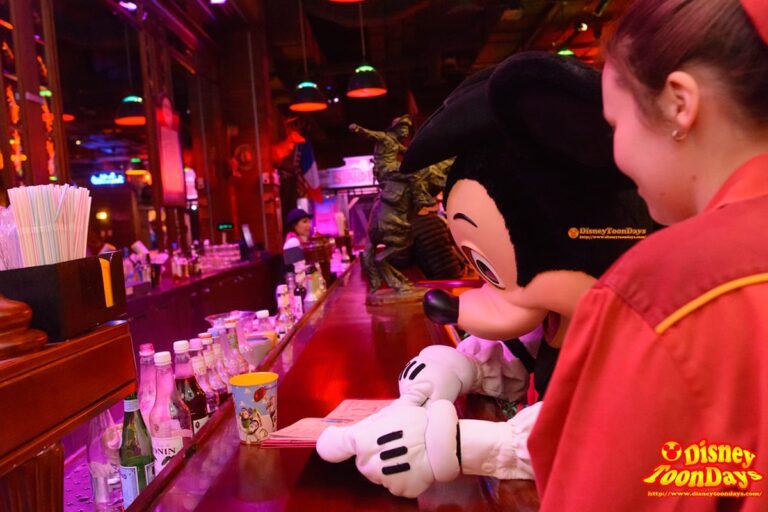 DLP ディズニーヴィレッジ　バッファロービルワイルドウェストショー　グリーティング　ミッキーマウス