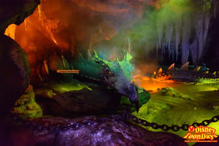 DLP　ファンタジーランド　ラ・タニエール・ドゥ・ドラゴン　マレフィセントドラゴン