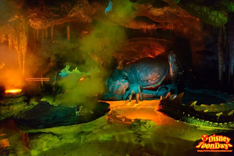 DLP　ファンタジーランド　ラ・タニエール・ドゥ・ドラゴン　マレフィセントドラゴン