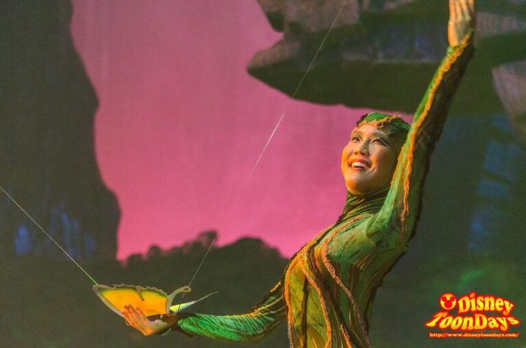 ハンガーステージでは新しく「アウト・オブ・シャドウランド」を公演