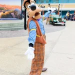DLP ウォルトディズニースタジオ プロダクションコートヤード　ディズニーズ・スターズ・アンド・カーズ グーフィー