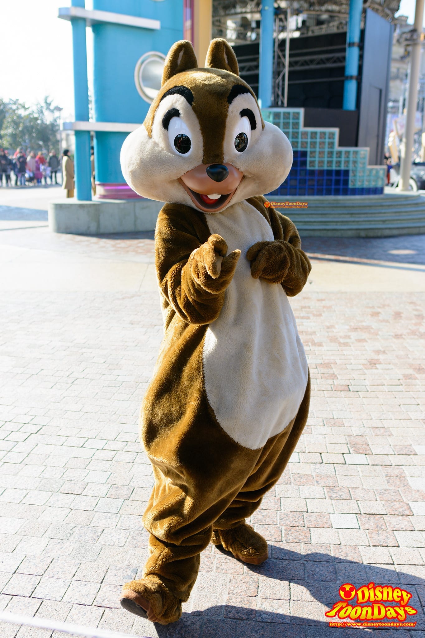 DLP ウォルトディズニースタジオ　プロダクションコートヤード　ディズニーズ・スターズ・アンド・カーズ　グリーティング　チップ