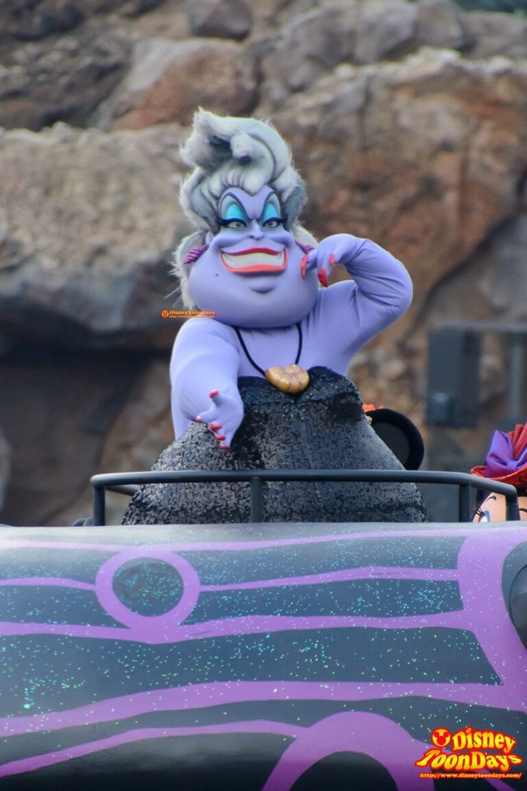 TDS　ディズニー・ハロウィーン　2015 ザ・ヴィランズ・ワールド　アースラ