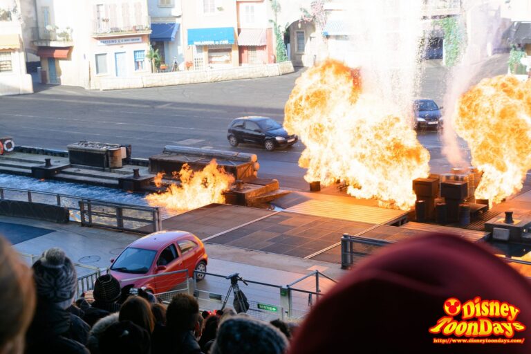 DLP ウォルトディズニースタジオ バックロット　モーターズ…アクション！スタントショースペキュタキュラー・フューチャリング・ライトニングマックィーン