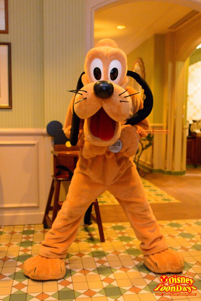 DLP　ディズニーランドホテル インベンションズ グリーティング　プルート